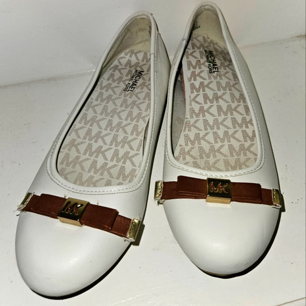 Michael Kors girls outlet Fulton studded moccasin size 3